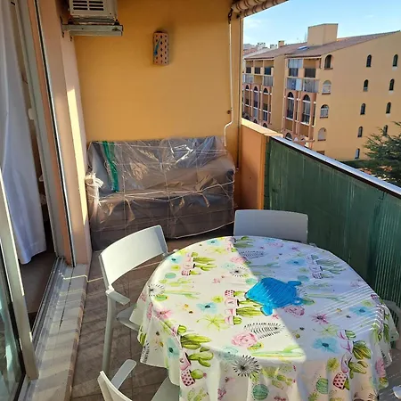 Alhambra, Pour 4 Personnes Avec Parking, Piscine, Clim Daire Agde